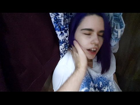 ❤️ Fûn myn suster yn 'e kast en holp har cum ❤️❌ Anale porno by wy ❌️